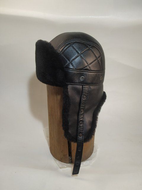 Чоловіча шапка вушанка з натурального хутра овчини на шкіряному ковпаку. Краматорка 36 фото